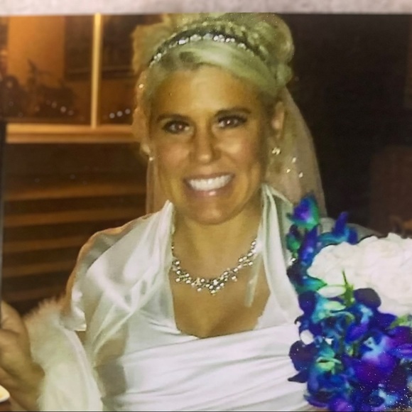 Meet your Posher, Carrie - Picture 2 of 4